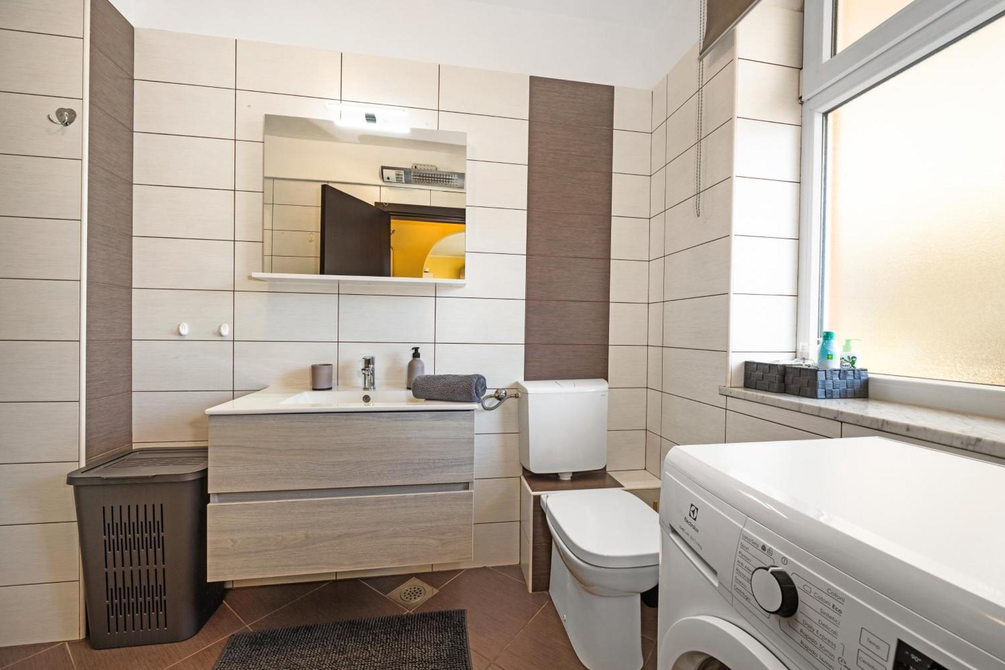 Apartment Seaview Arena Pula Luaran gambar